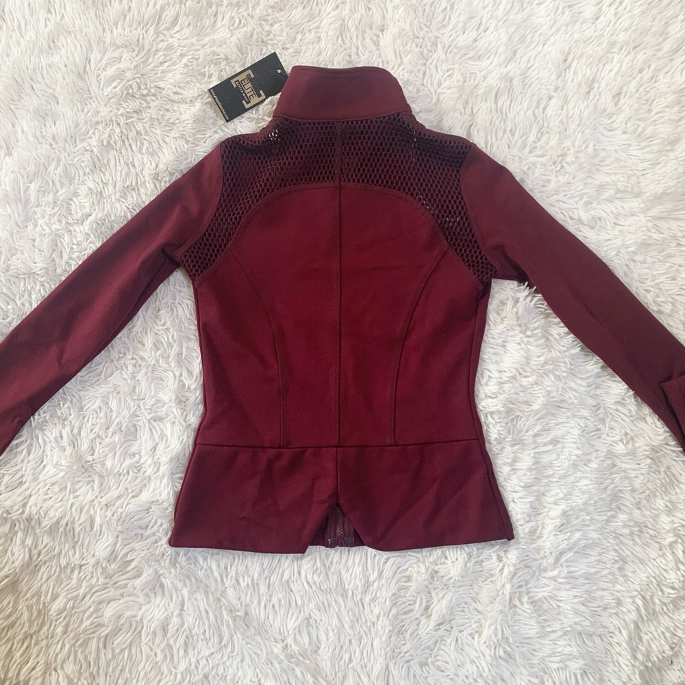 🦋NWT fitted sport jacket with mesh details